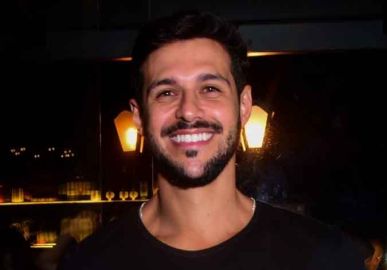 Após encontro com <i>ex-BBBs</i> Rodrigo Mussi desmente boatos sobre Arthur Aguiar e Maira Cardi