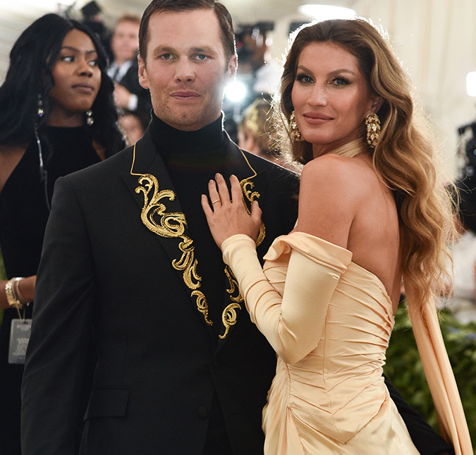 Em meio à rumores de divórcio, Tom Brady vai à casamento sem Gisele Bündchen
