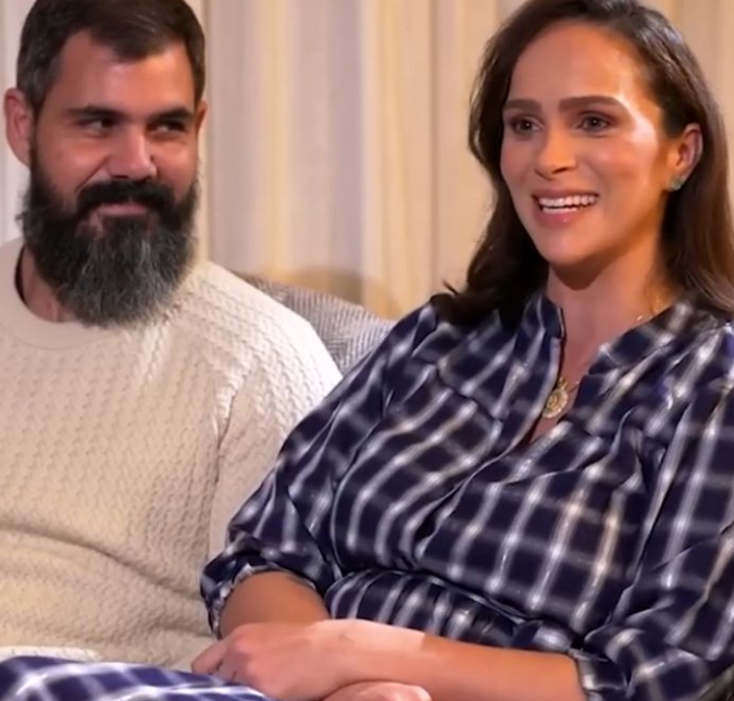 Esposa de Juliano Cazarré reencontra filhos após passar meses cuidando da caçula na UTI