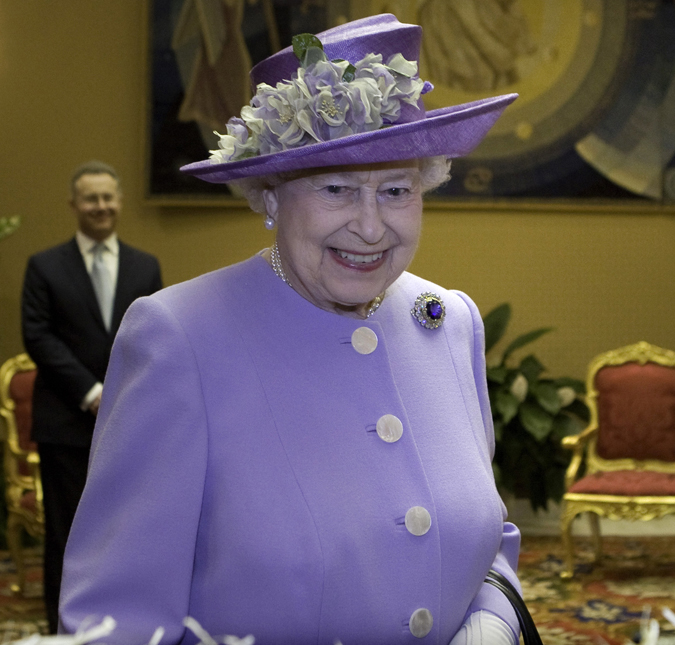 Duquesa de York posta primeiras fotos ao lado dos cães que pertenciam a Rainha Elizabeth II