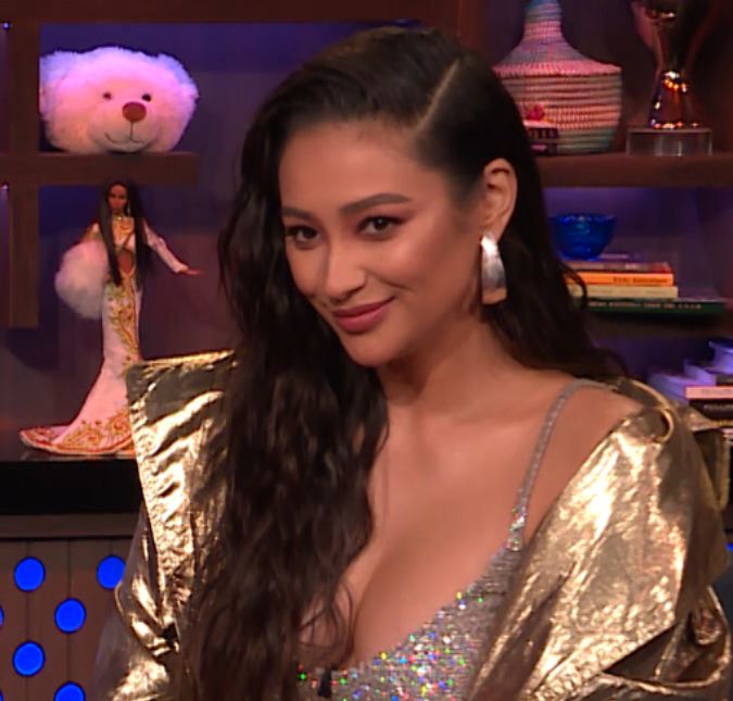 A atriz está em Florianópolis e foi vista dançando com um sósia de Roberto Carlos