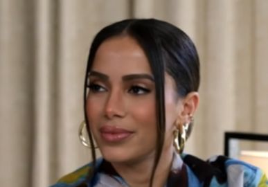 Anitta agradece aos fãs pelas estatuetas recebidas no <i>Prêmio Multishow 2022: - Muita gratidão</i>