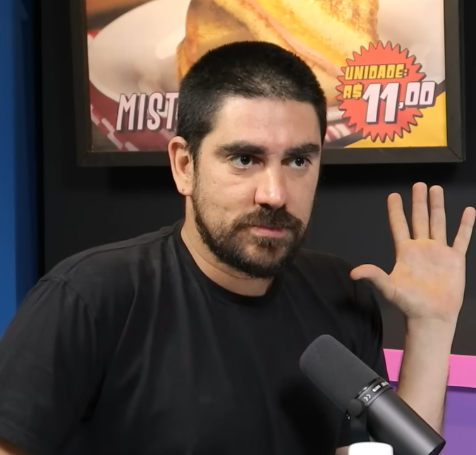 Marcelo Adnet compra primeiro móvel para sua mansão