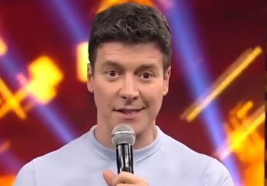 Rodrigo Faro aparece com o corpo saradíssimo e recebe chuva de elogios dos fãs