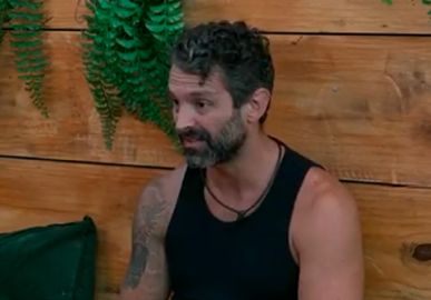 Peões se irritam com atitudes de Deborah Albuquerque e Iran Malfitano promete se afastar, confira tudo o que rolou nesta madrugada em <i>A Fazenda 14</i>
