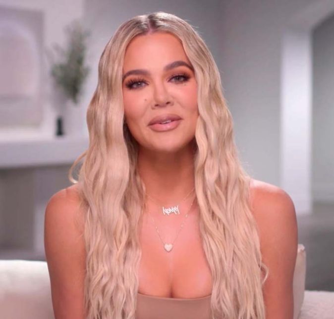 Khloé Kardashian também é socialite como as irmãs, além de modelo e empresária, coordena as lojas DASH ao lado das irmãs. Além disso, ela apresentou um programa de rádio em Miami chamado Khloé After The Dark e criou a marca Good American, com jeans de tamanhos diferentes dos que são vendidos por marcas tradicionais.