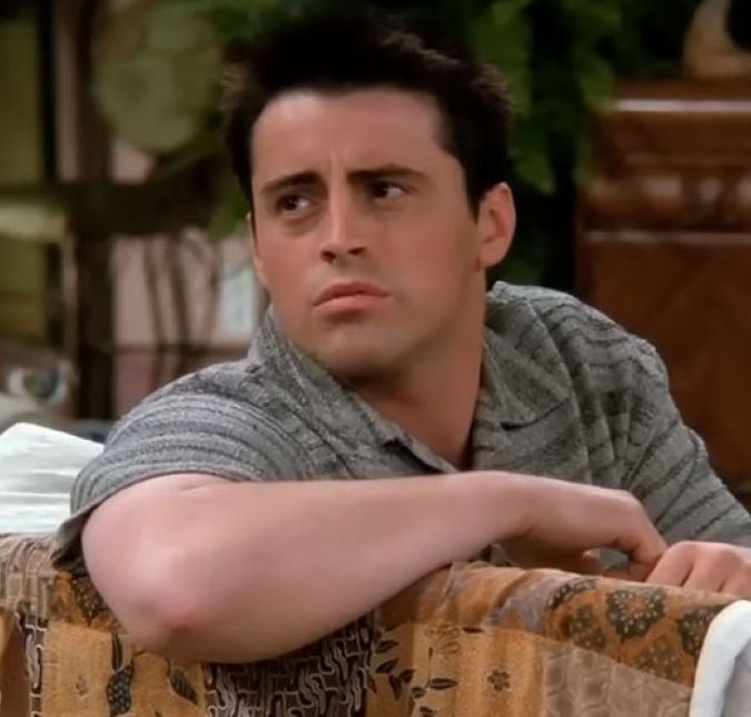 Após o fim de Friends, Matt LeBlanc, nascido em 25 de julho de 1967, foi escalado para Joey, uma spin-off da série. Acontece que a nova sitcom da NBC só durou duas temporadas e não fez muito sucesso. Em entrevista ao USA Today, o ator contou o que acha que deu errado: - Quando fizemos Joey, foi como ter forçado a barra. Não tem como uma pessoa fazer o que seis pessoas faziam. Foi uma época difícil para mim. Minha filha estava com problemas de saúde, meu casamento acabou. Foi bem desafiador.