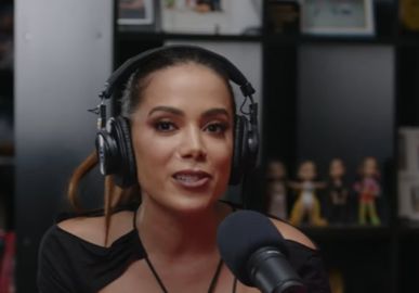 Anitta está procurando nova mansão no Rio de Janeiro e coloca a antiga à venda por mais de dez milhões de reais