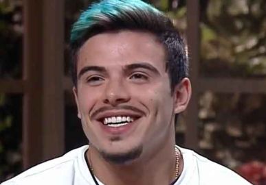 Após pedir para ir embora Thomaz Costa é eliminado em <i>A Fazenda</i>