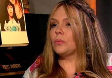 Com câncer no intestino, Simony faz primeira sessão de radioterapia