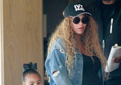 Em leilão, filha de Beyoncé dá lance de 400 mil reais
