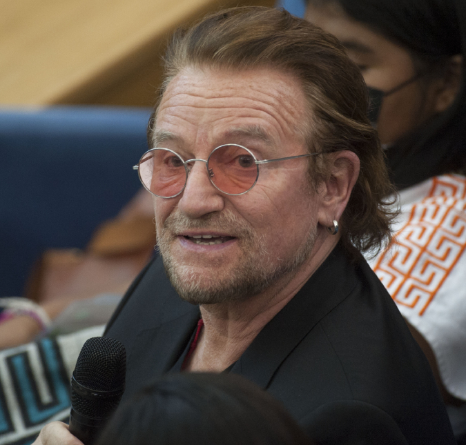 Bono Vox, vocalista do U2, descobre que primo é na verdade seu irmão