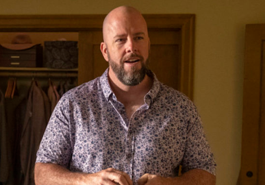 Chris Sullivan, de <I>This Is Us</i>, anuncia nascimento da filha