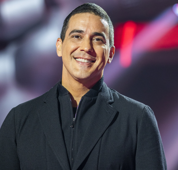André Marques nega lentes de contato nos dentes e revela técnica usada em seu sorriso: <i>Esculpido à mão</i>