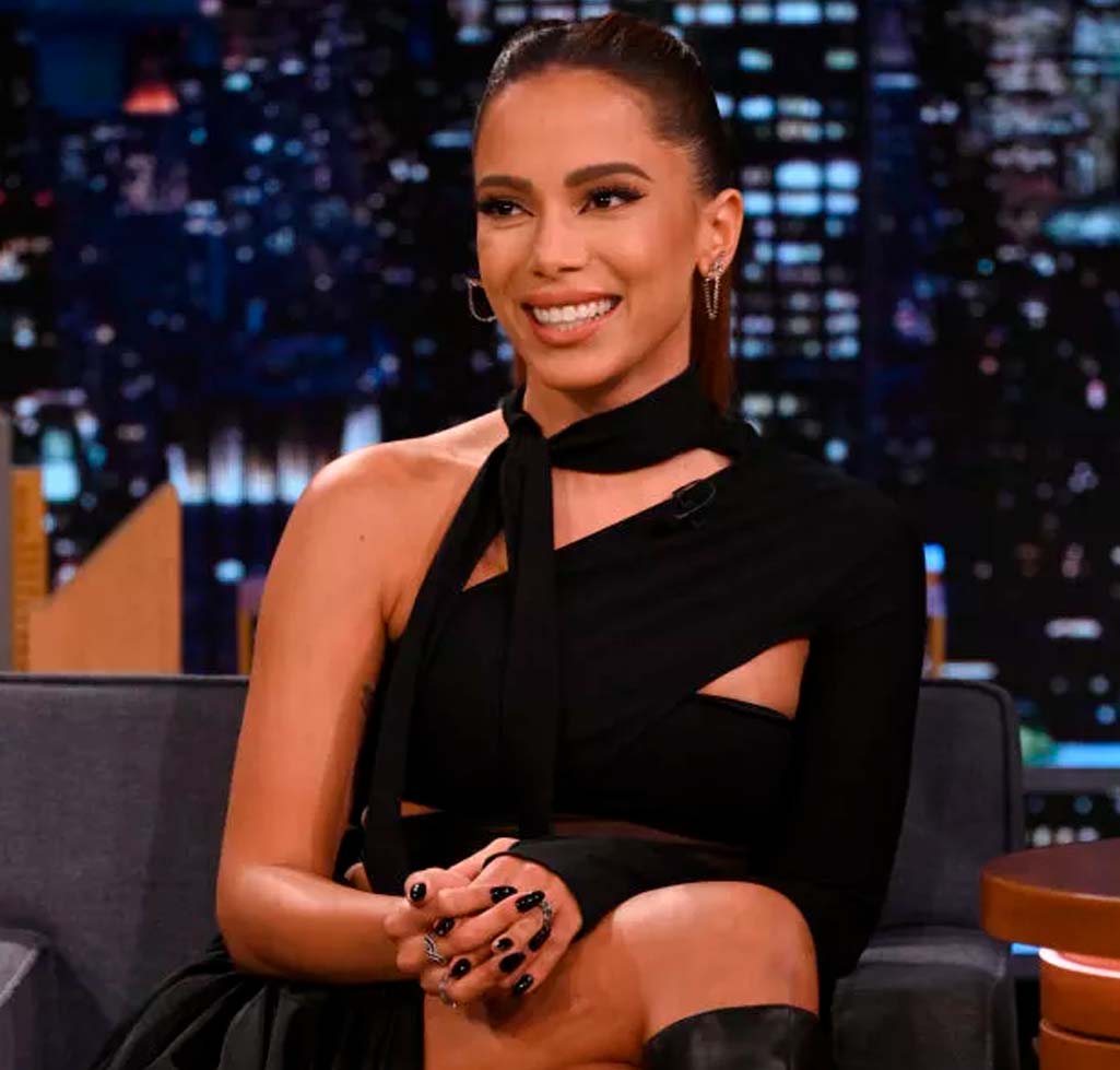 Anitta quer aposentar carreira musical daqui seis anos para se aventurar na atuação