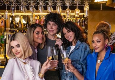 Série <i>Maldivas</i>, estrelada por Bruna Marquezine e Manu Gavassi, é cancelada pela <I>Netflix</i>