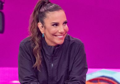 Ivete Sangalo mostra filhas gêmeas brincando com abelhas