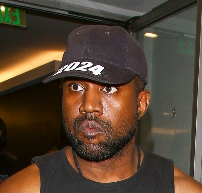 Após comentários polêmicos, Kanye West tem estátua de cera removida de museu