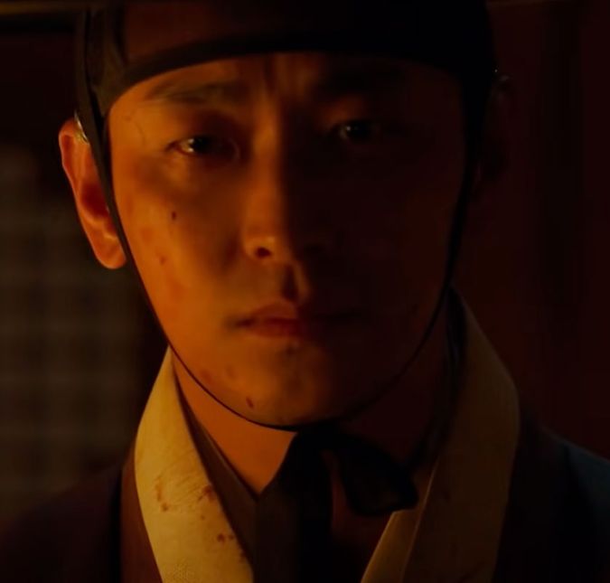 Será que uma trama histórica combina com zumbis? Kindom está aí para provar que sim! Ambientada em uma época em que a Coreia do Sul ainda era um reinado, a série de ação e suspense retrata o momento estranhos rumores sobre a doença do rei começam a ser espalhados e o príncipe herdeiro precisa lidar com uma misteriosa epidemia. A produção de duas temporadas fez tanto sucesso que até deu origem ao filme Kingdom: Ashin of the North. Será que uma trama histórica combina com zumbis? Kindom está aí para provar que sim! Ambientada em uma época em que a Coreia do Sul ainda era um reinado, a série de ação e suspense retrata o momento estranhos rumores sobre a doença do rei começam a ser espalhados e o príncipe herdeiro precisa lidar com uma misteriosa epidemia. A produção de duas temporadas fez tanto sucesso que até deu origem ao filme Kingdom: Ashin of the North.