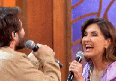 Fátima Bernardes canta no <i>Encontro</i> e fala sobre o <i>The Voice: -Já gravei sete programas</i>