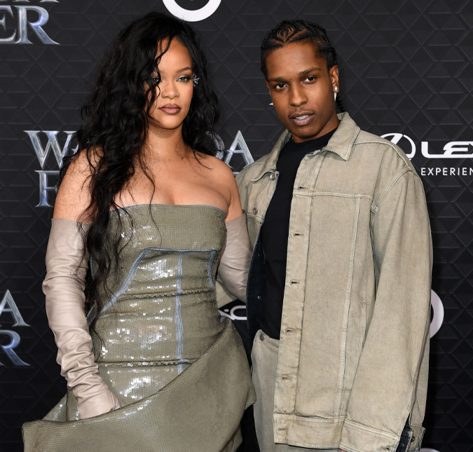 Com canção inédita na trilha do filme, Rihanna vai com A$AP Rocky à première de <i>Pantera Negra: Wakanda para Sempre</i>