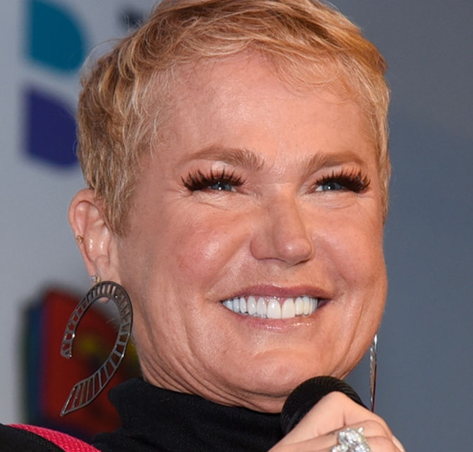 Xuxa Meneghel celebra 20 anos do programa <i>Mundo da Imaginação</i> e emociona a <i>web</i>