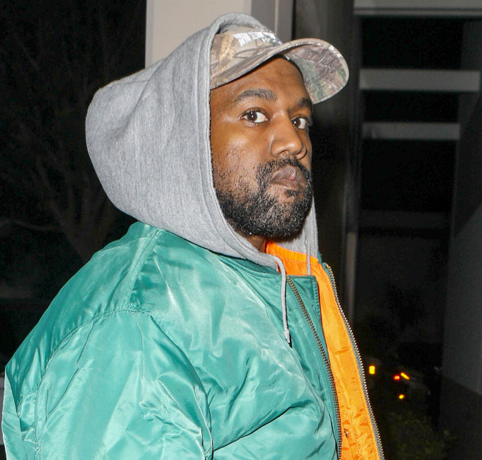 Mais polêmicas? Kanye West faz acordo com funcionário que o acusou de elogiar Hitler no trabalho; entenda