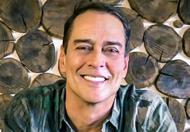 Marcello Antony revela que adotou filho soropositivo e se emociona: <i>O amor cura tudo</i>