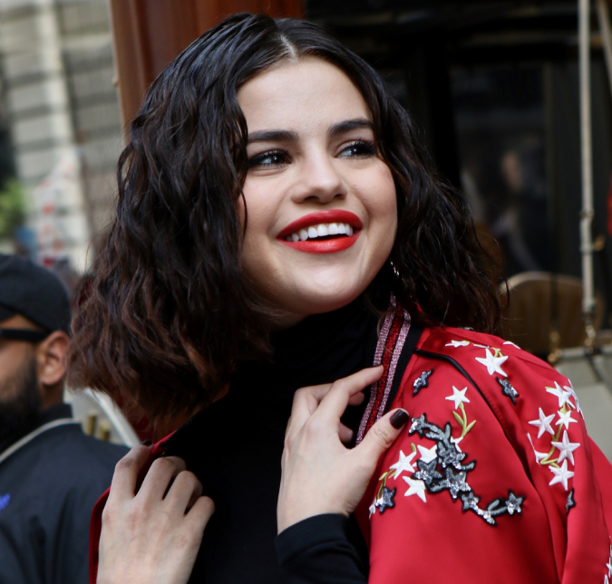 Mãe de Selena Gomez revela como se sentiu ao saber do colapso mental da cantora: <i>Estava com medo de que ela morresse</i>