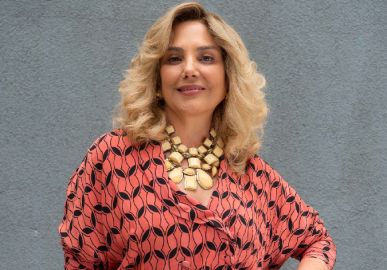 Irmã de Paulo Gustavo curte <i>show</i> da afilhada, filha de Heloísa Perissé: <I>Você arrasou com sua linda voz</I>