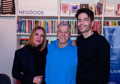 Miguel Falabella e mais famosos comparecem ao lançamento do livro <i>Bastidores</i>; veja os cliques