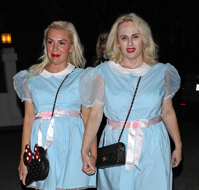 Após sete meses de namoro Rebel Wilson e Ramona Agruma ficam noivas, diz jornal