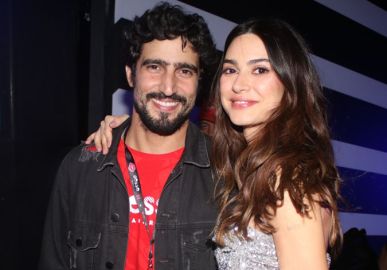 Thaila Ayala e Renato Góes revelam sexo do bebê em vídeo emocionante: <i>Mamãe literalmente foi para chão de tão surpresa</i>