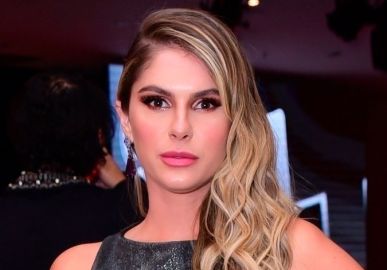 Bárbara Evans conta que sua foto foi usada em um <i>site</i> de prostituição: <i>- Olha que situação, Brasil!</i>