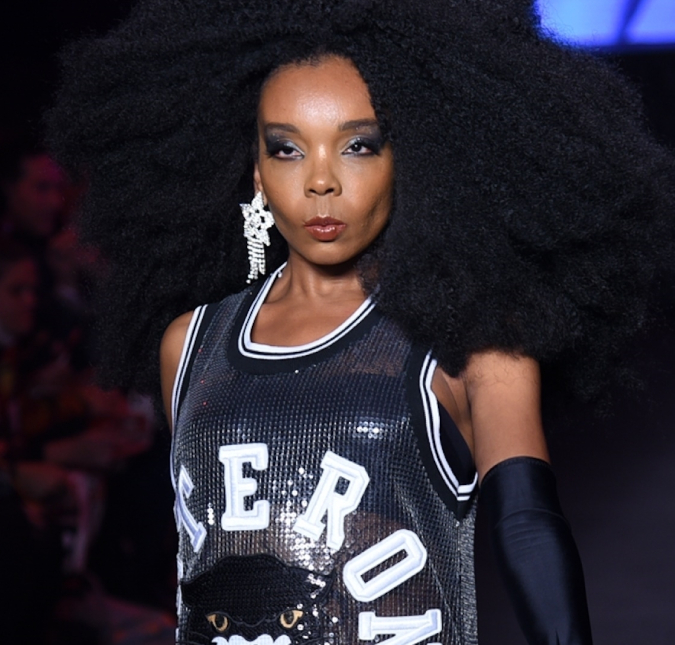 Thelma Assis tem reação inusitada ao ver sua foto nas redes sociais de Halle Bailey: <i>Eu estou a uma pessoa da Beyoncé</i>