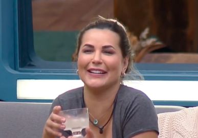 Deolane provoca Deborah após eliminação e Grupo B cogita roça falsa; confira tudo o que rolou nesta madrugada em <i>A Fazenda 14</i>