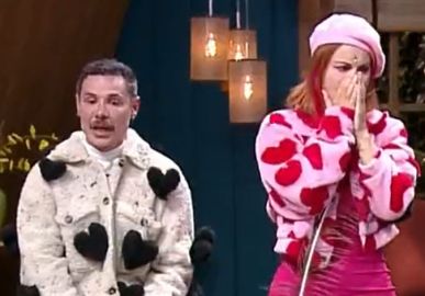 Deborah e Alex se despedem de <i>A Fazenda</i> em roça com eliminação dupla