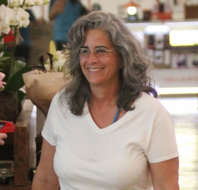 Lúcia Veríssimo se emociona ao falar sobre Gal Costa: <i>- Ela estava sempre no caminho da paz</i>
