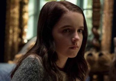 Aos 16 anos de idade, atriz McKenna Grace revela cirurgia na coluna: <i>Momento mais difícil da minha vida</i>