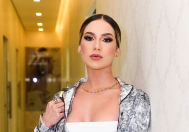 Com um ano de idade, Maria Alice, filha de Virginia Fonseca, ganha primeira joia