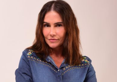 Deborah Secco é escalada para o time do <i>SporTV</i> na Copa do Mundo, mas admite: <i>Não entendo muito de futebol</i>
