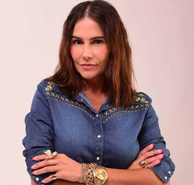 Deborah Secco é escalada para o time do <i>SporTV</i> na Copa do Mundo, mas admite: <i>Não entendo muito de futebol</i>