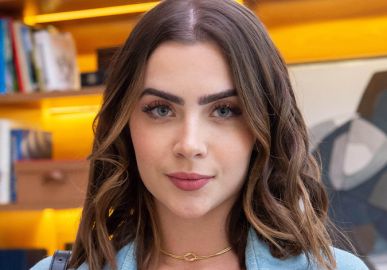 Jade Picon pede ajuda para calcular última TPM e público faz piada: <I>Titia já ama</i>