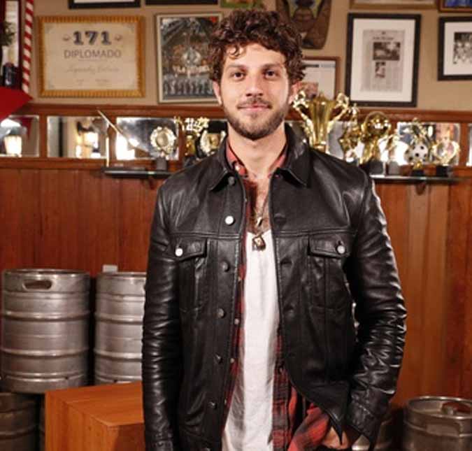 Chay Suede faz declaração emocionante para celebrar o aniversário do filho: <i>Te amo com todas as minhas forças</i>