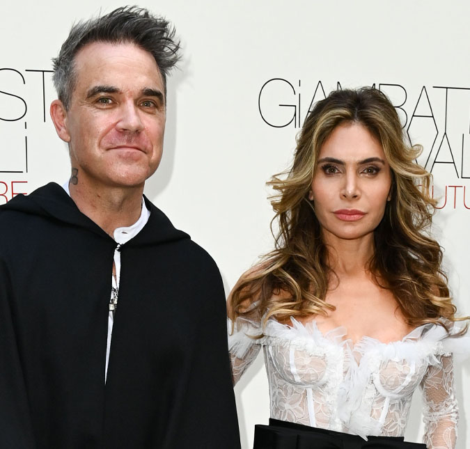 Aos 43 anos de idade e mãe de quatro filhos, esposa de Robbie Williams diz que a vida sexual está <i>completamente morta</i>