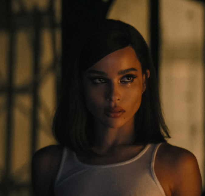 Zoë Kravitz fala sobre proximidade com Taylor Swift durante pandemia de <I>Covid-19</I>