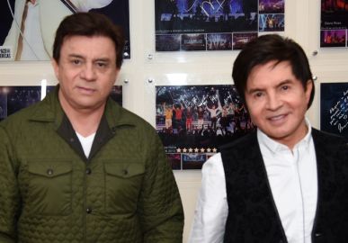 Xororó testa positivo para Covid-19 e <i>show</i> da dupla é adiado