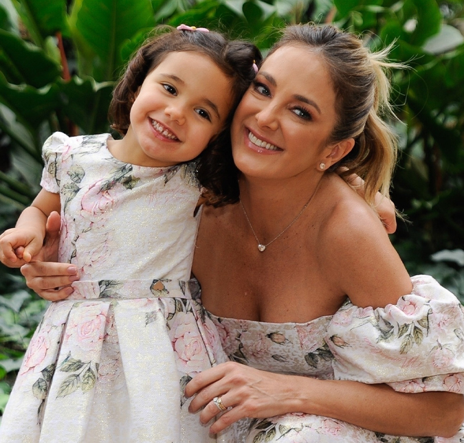 Ticiane Pinheiro e Cesar Tralli curtem a Bahia com a caçula, Manuella