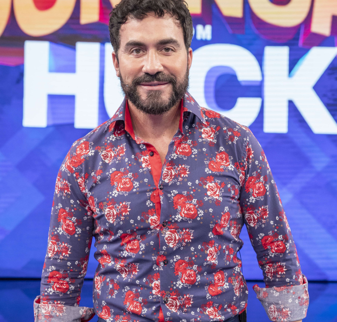 Padre Fábio de Melo fala palavrão ao vivo e assusta Luciano Huck: <i>Que isso?</i>
