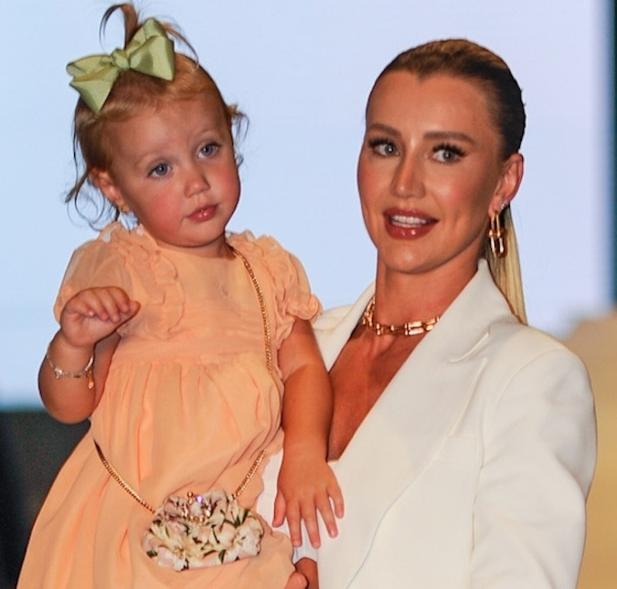 Ana Paula Siebert diz que não concorda em bater nos filhos: <i>Estamos aqui para aprender e compreender</i>